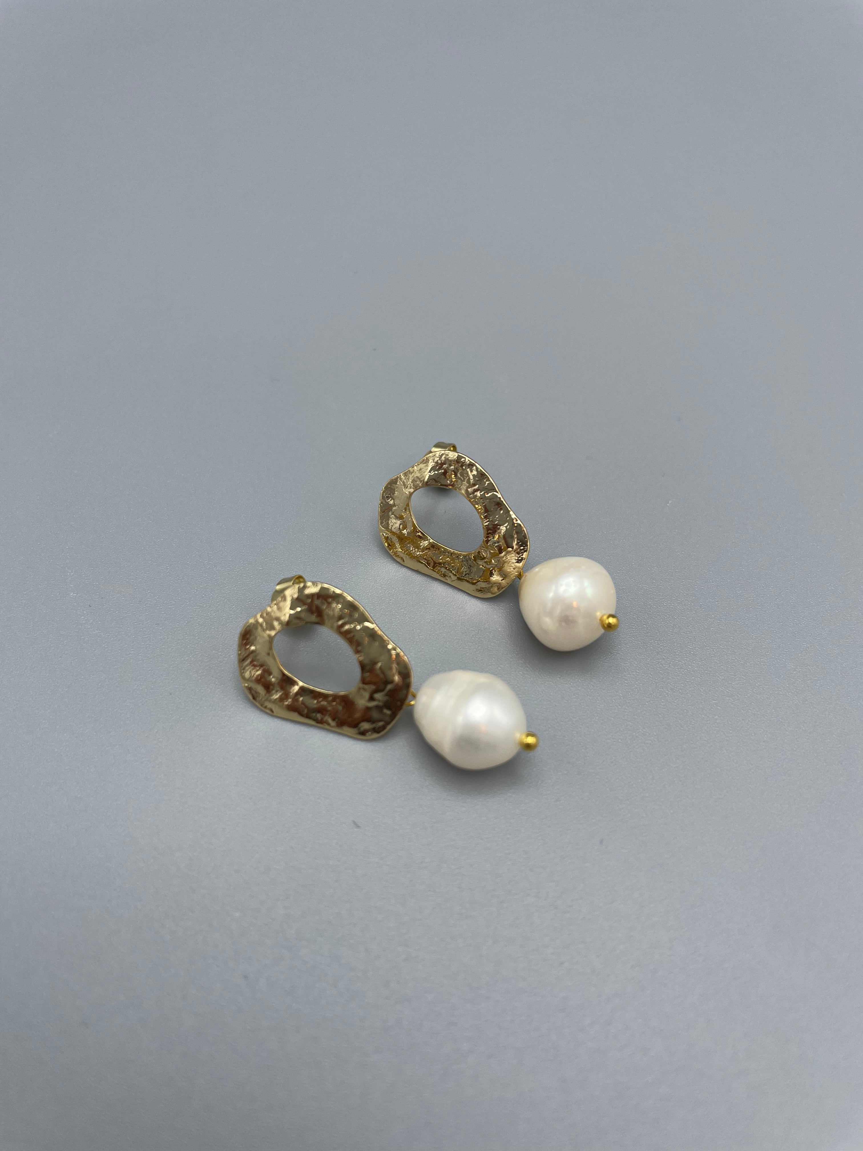 Sample: Brancusi perlulokkar