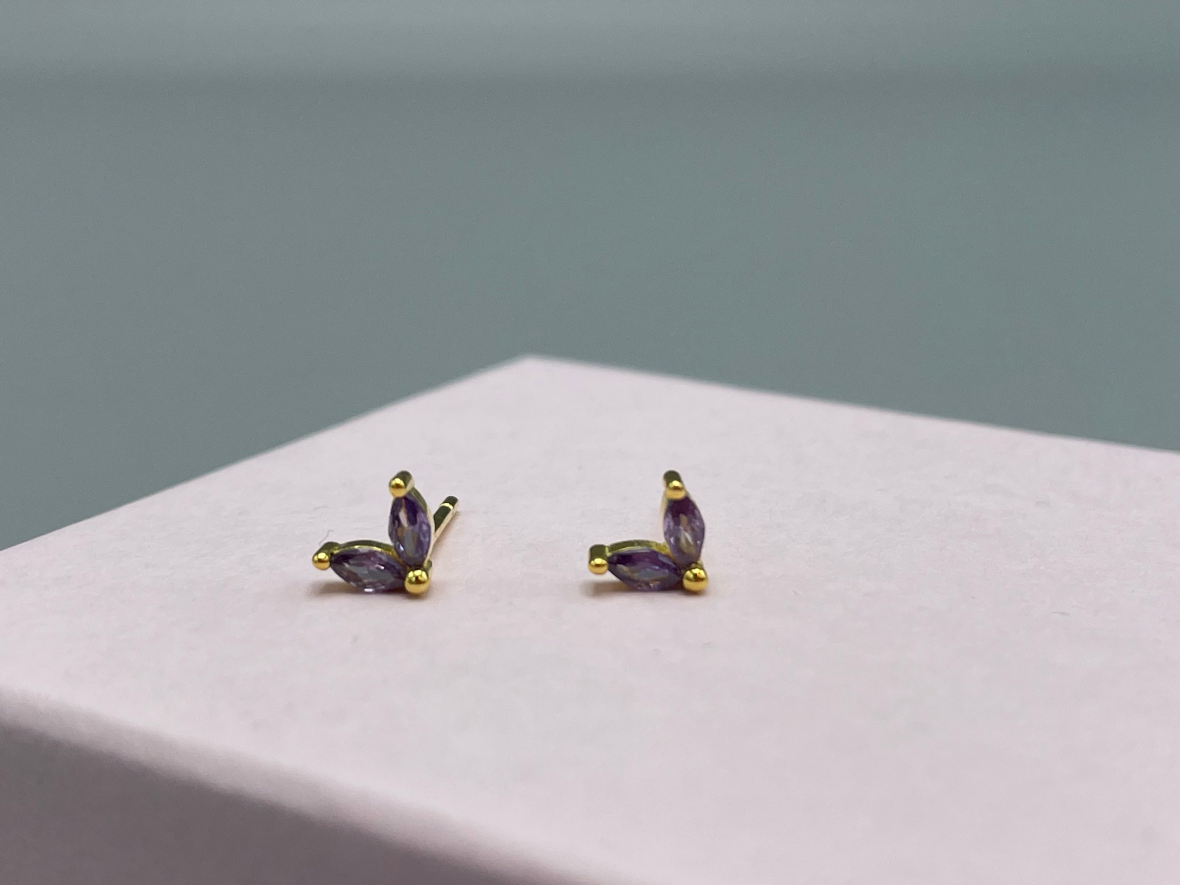 Sample: Stud Zircon Hearts (Nokkrir litir)