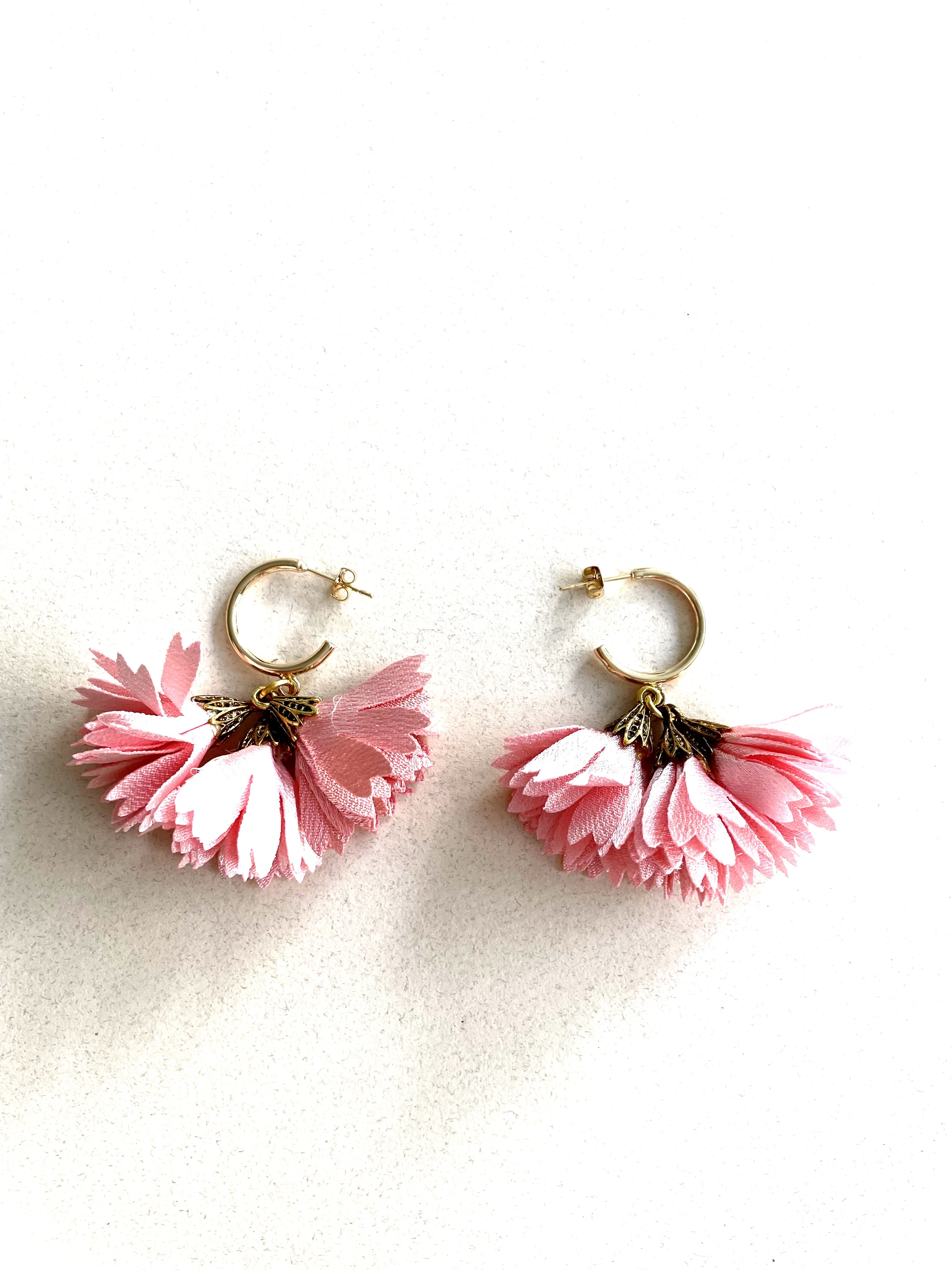 Sample: Lotus lokkar Bleikir