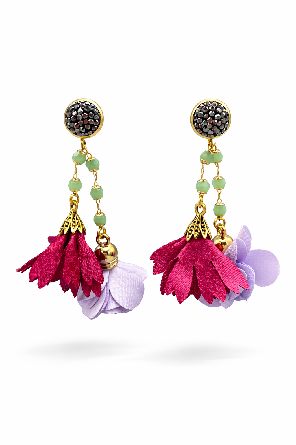 Sample: Blómalokkar Lavender og magenta með antik grænni keðju.