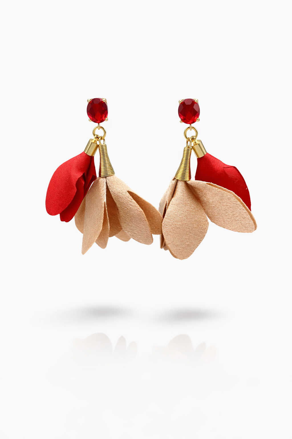 Sample: Blómalokkar tvöfaldir, beige og rauðir. Rauður steinn