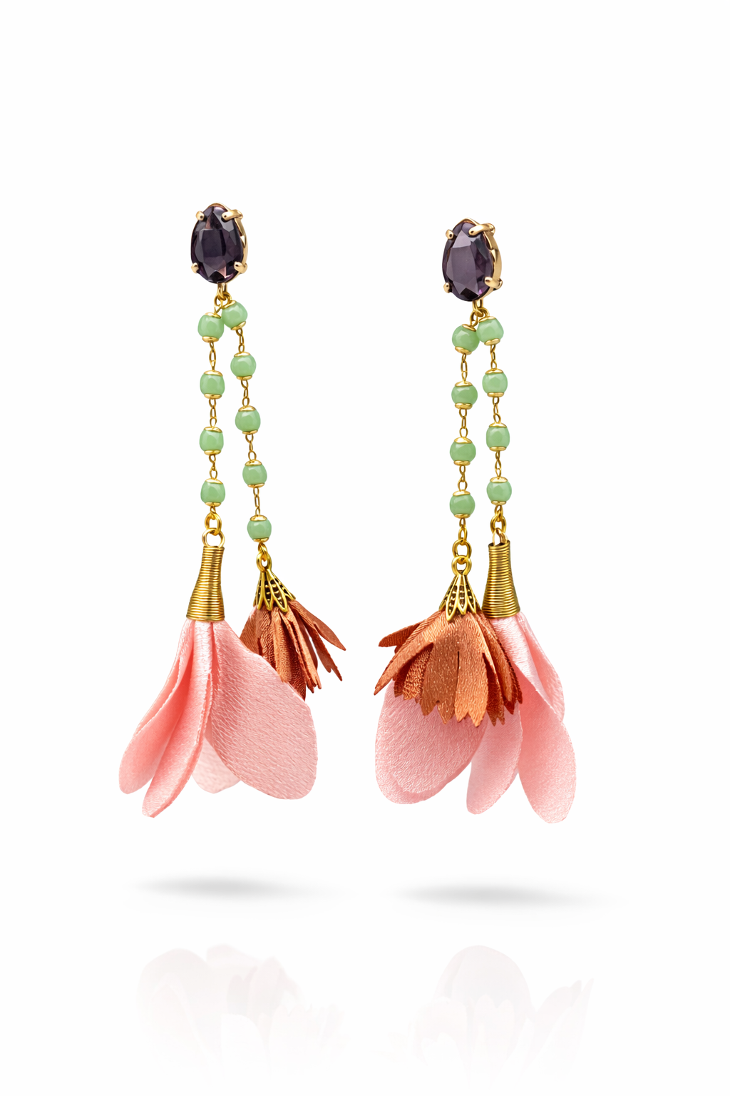 Sample: Blómalokkar Bleikir og antikbleikir með antik grænni keðju