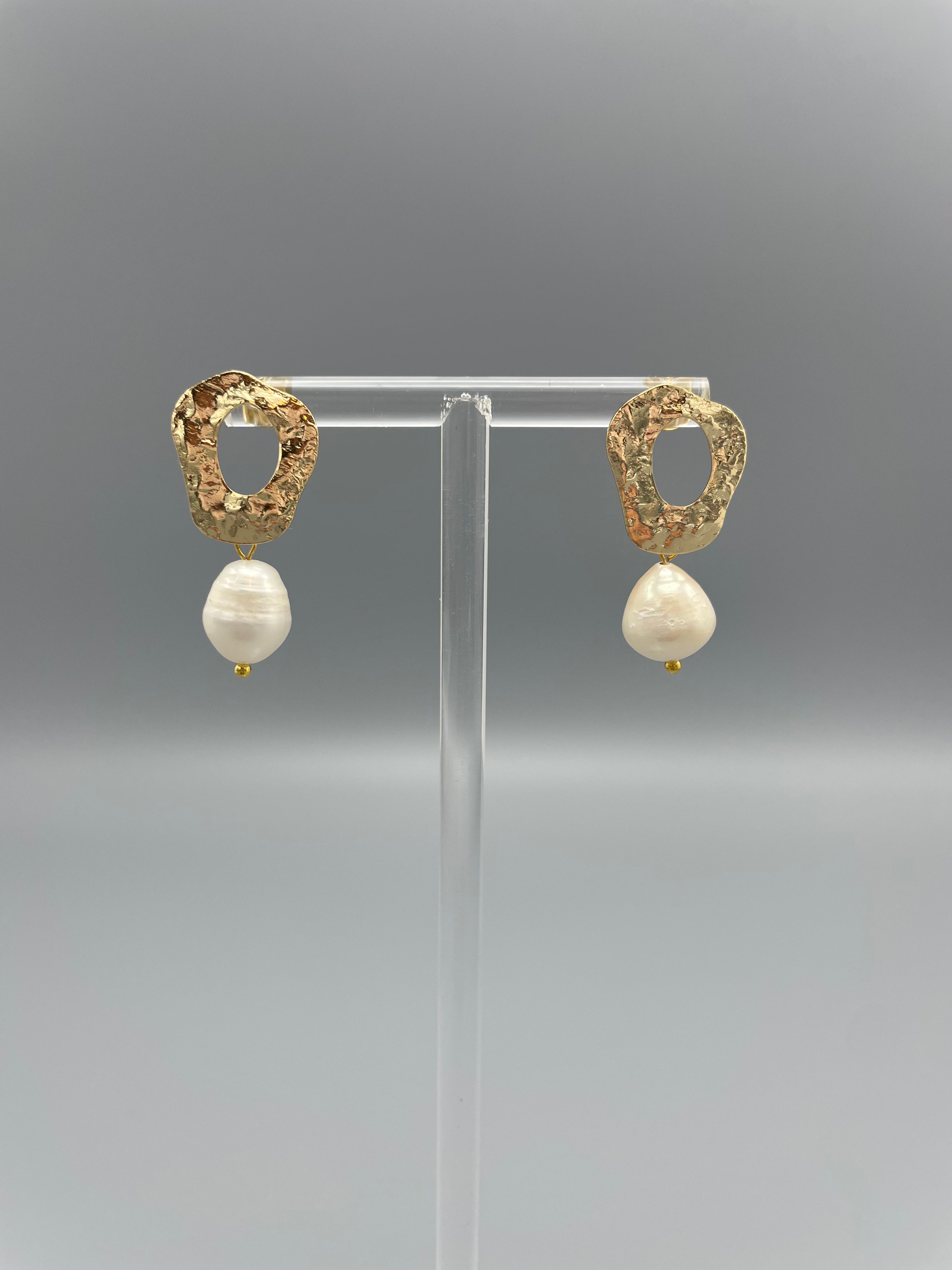 Sample: Brancusi perlulokkar