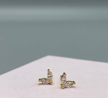 Sample: Stud Zircon Hearts (Nokkrir litir)