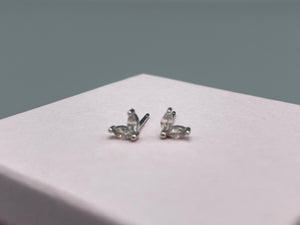 Sample: Stud Zircon Hearts (Nokkrir litir)