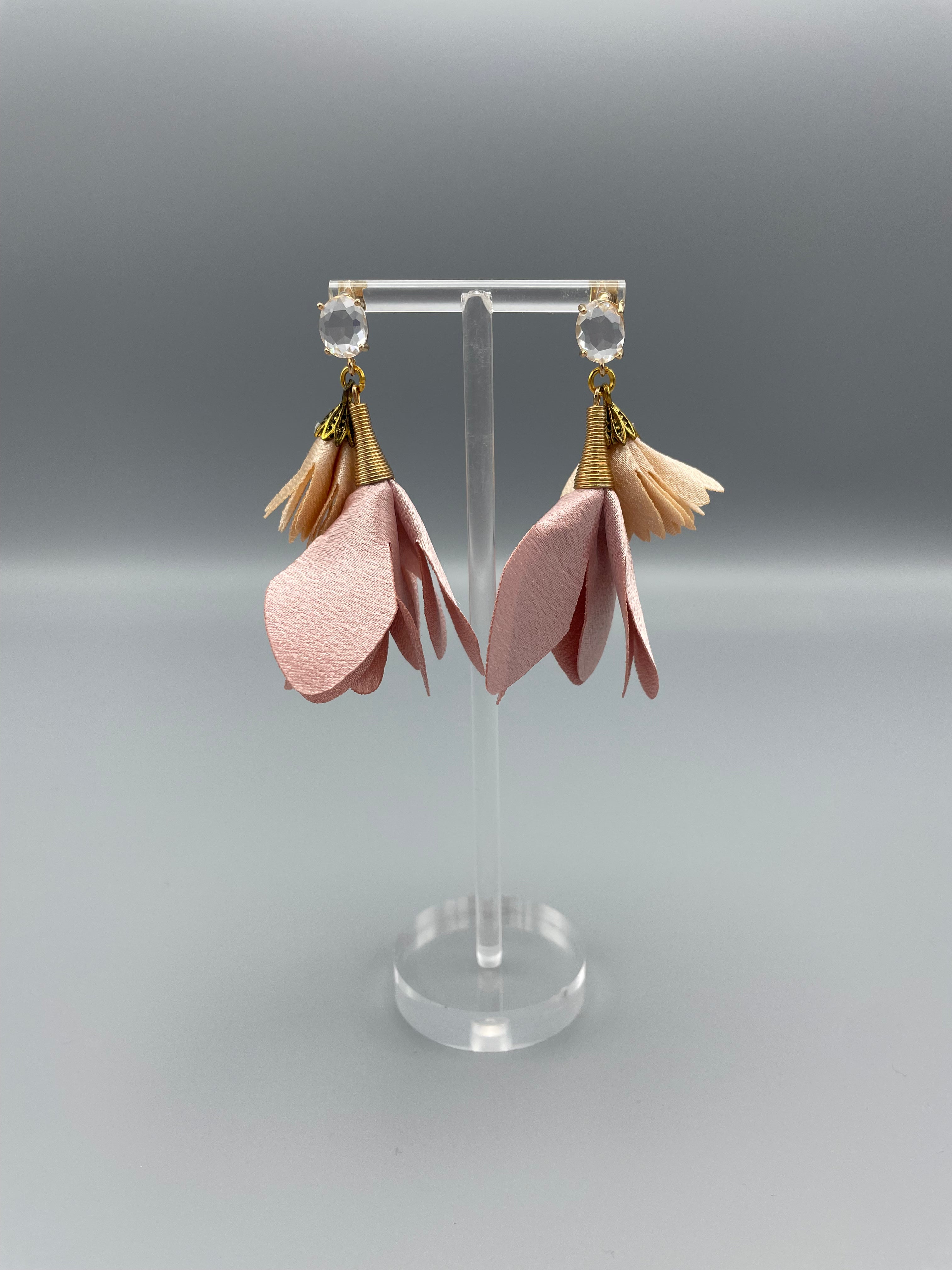 Sample: Blómalokkar tvöfaldir, antik bleikir með ljósum stein