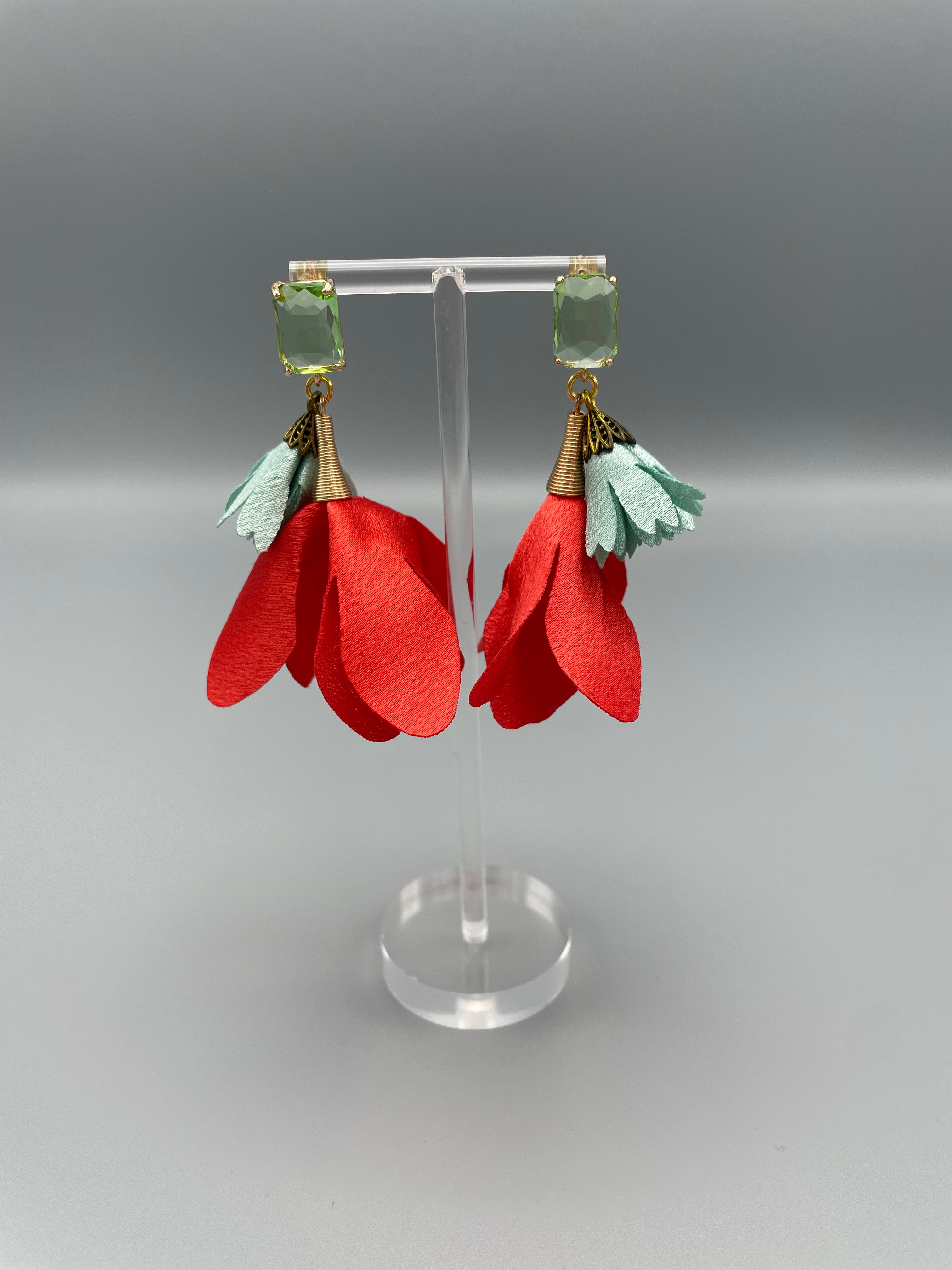 Sample: Blómalokkar Rauðir og ljóstúrkis