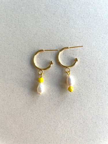 Sample: Pearl Earrings Hoops